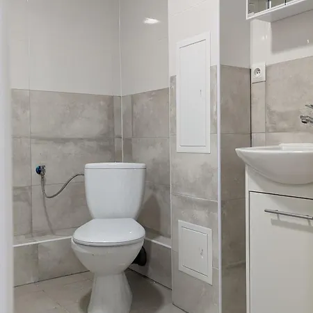 Floor -1 No Window Kijowska Stadium *