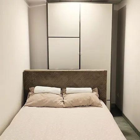 Floor -1 No Window Kijowska Stadium * Warszawa